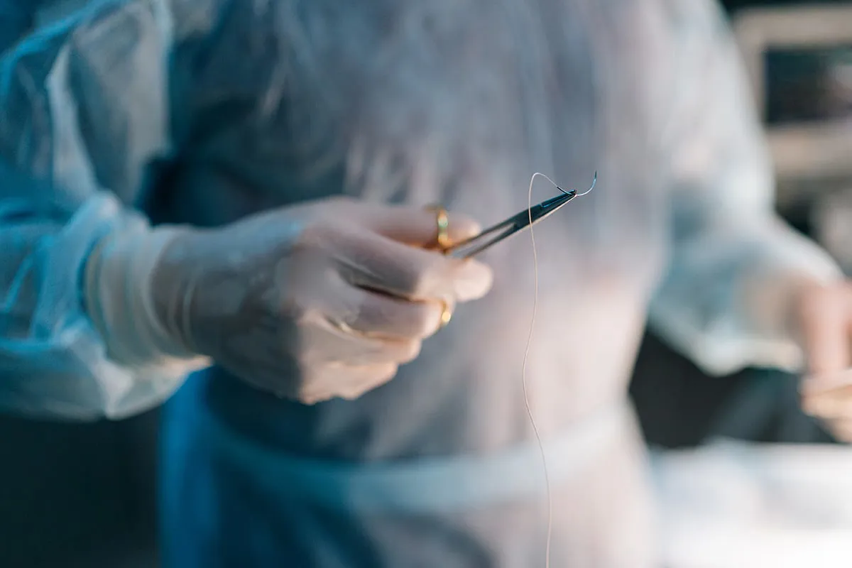 خدمات بخیه در منزل زعفرانیه تهران